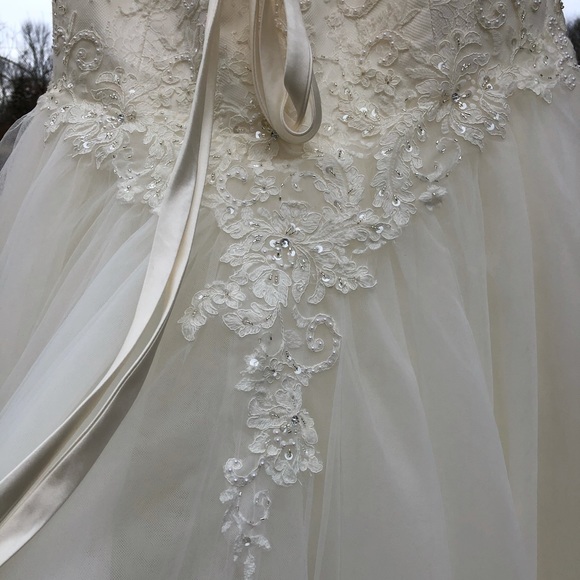 Alfred Angelo Wedding Gown size 6 - Picture 14 of 15